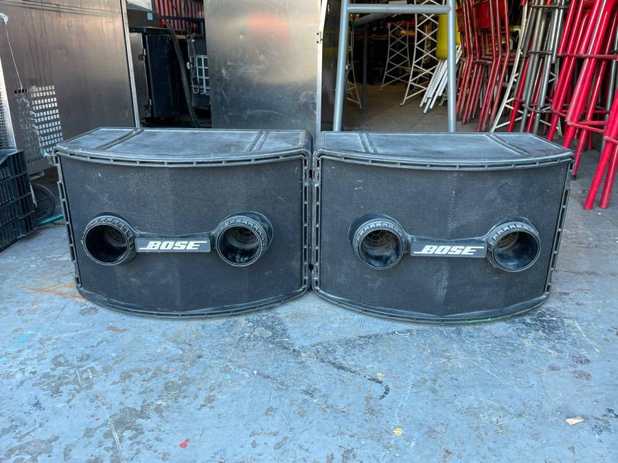 Pair of Bose 802 Series II Speakers | number8.bid | number 8