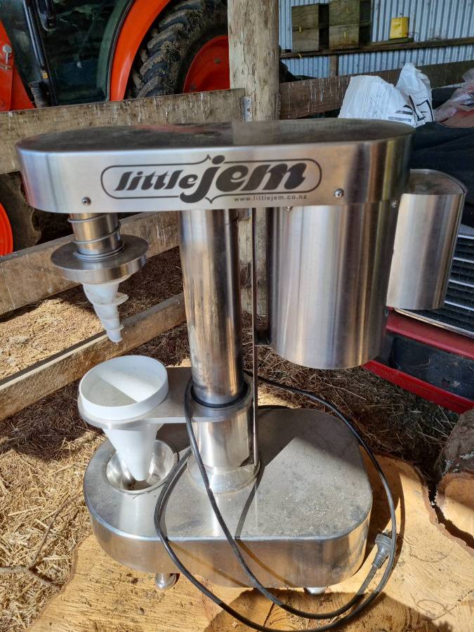 Little Jem Ice Cream Machine number8.bid number 8 solutions Ltd