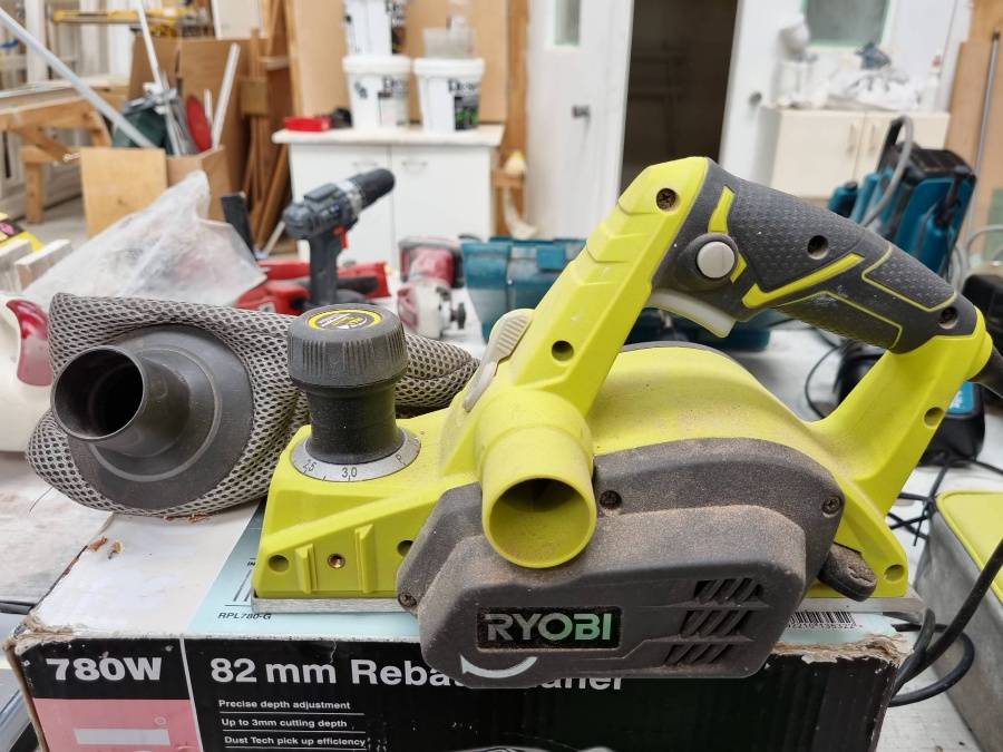 Ryobi 780w deals 82mm rebate planer